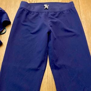 Figs medium tall, flare. Navy